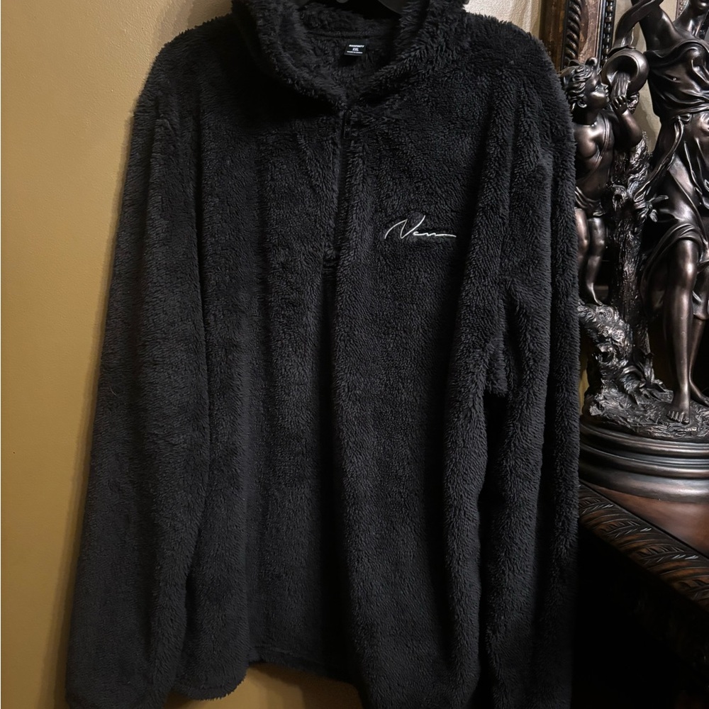 SHEIN Black Crewneck Sweater Plush Fleece